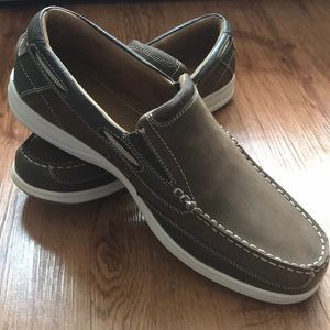 NEVER WORN FLORSHEIM SHOES